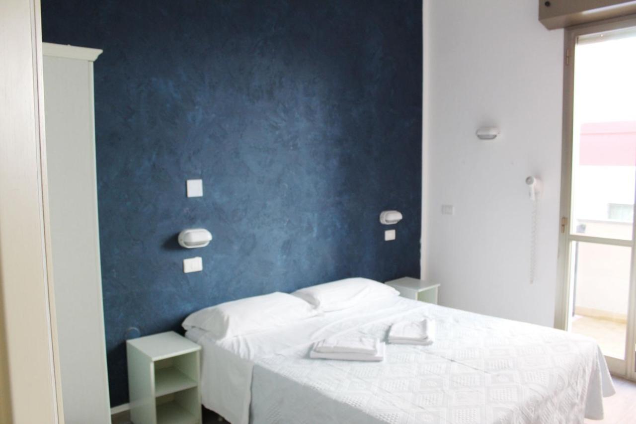 Hotel Luna Rimini Eksteriør billede
