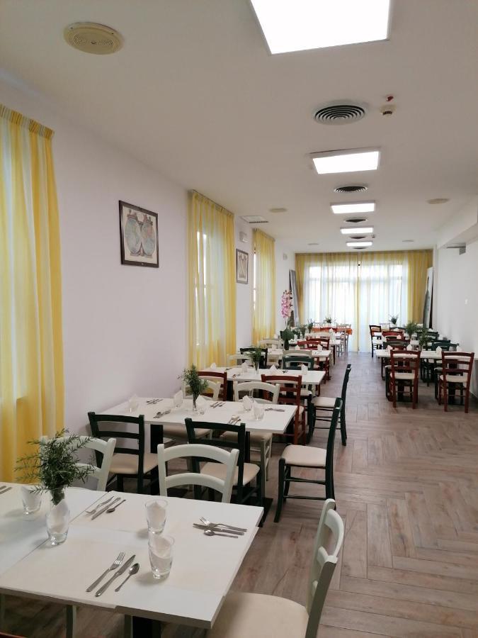 Hotel Luna Rimini Eksteriør billede